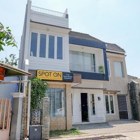Spot On 1712 Griya Shanta Residence Malang Buitenkant foto