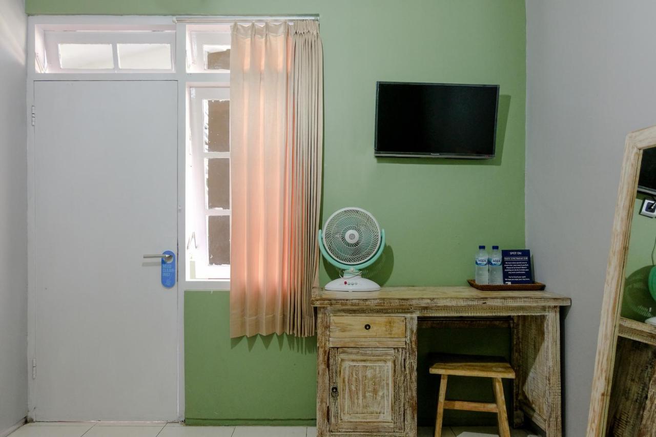 Spot On 1712 Griya Shanta Residence Malang Buitenkant foto
