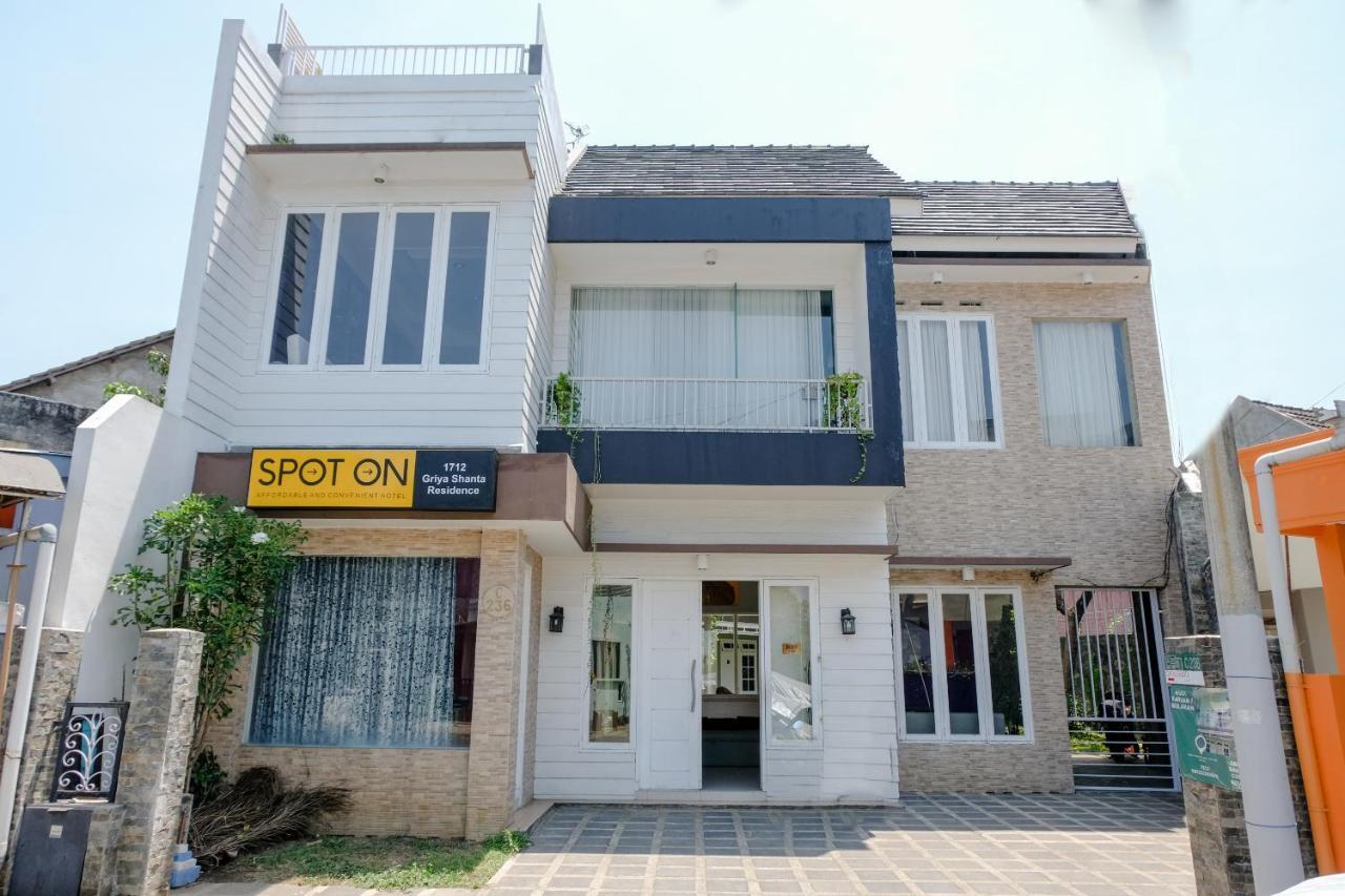 Spot On 1712 Griya Shanta Residence Malang Buitenkant foto
